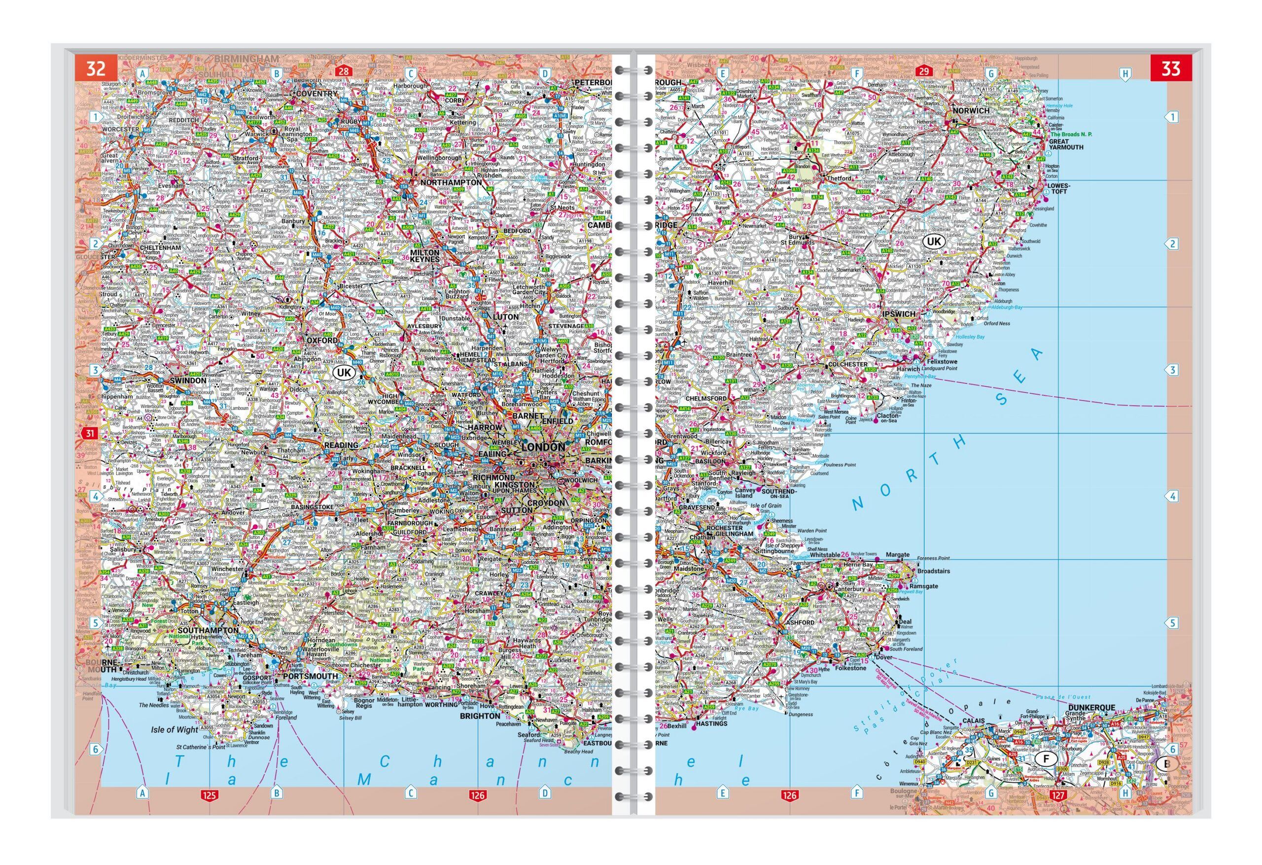 Europa bilatlas oppslått med detaljerte veikart