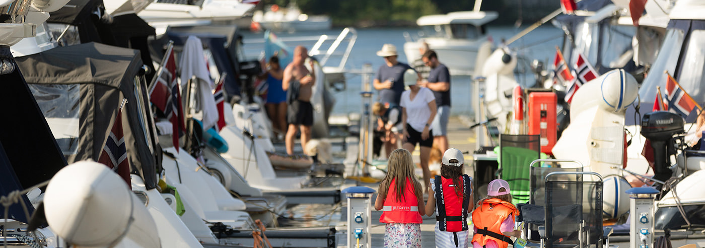 Solnedgang over fjellrygg ved Styggedalstraversen i Jotunheimen