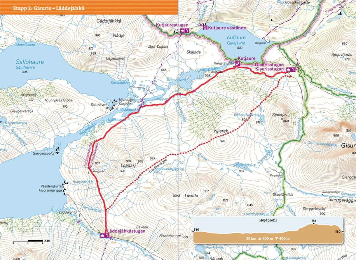 Oppslag fra Fjällvandra i Padjelanta och Sulitelma med kart, rutebeskrivelser og fotografier
