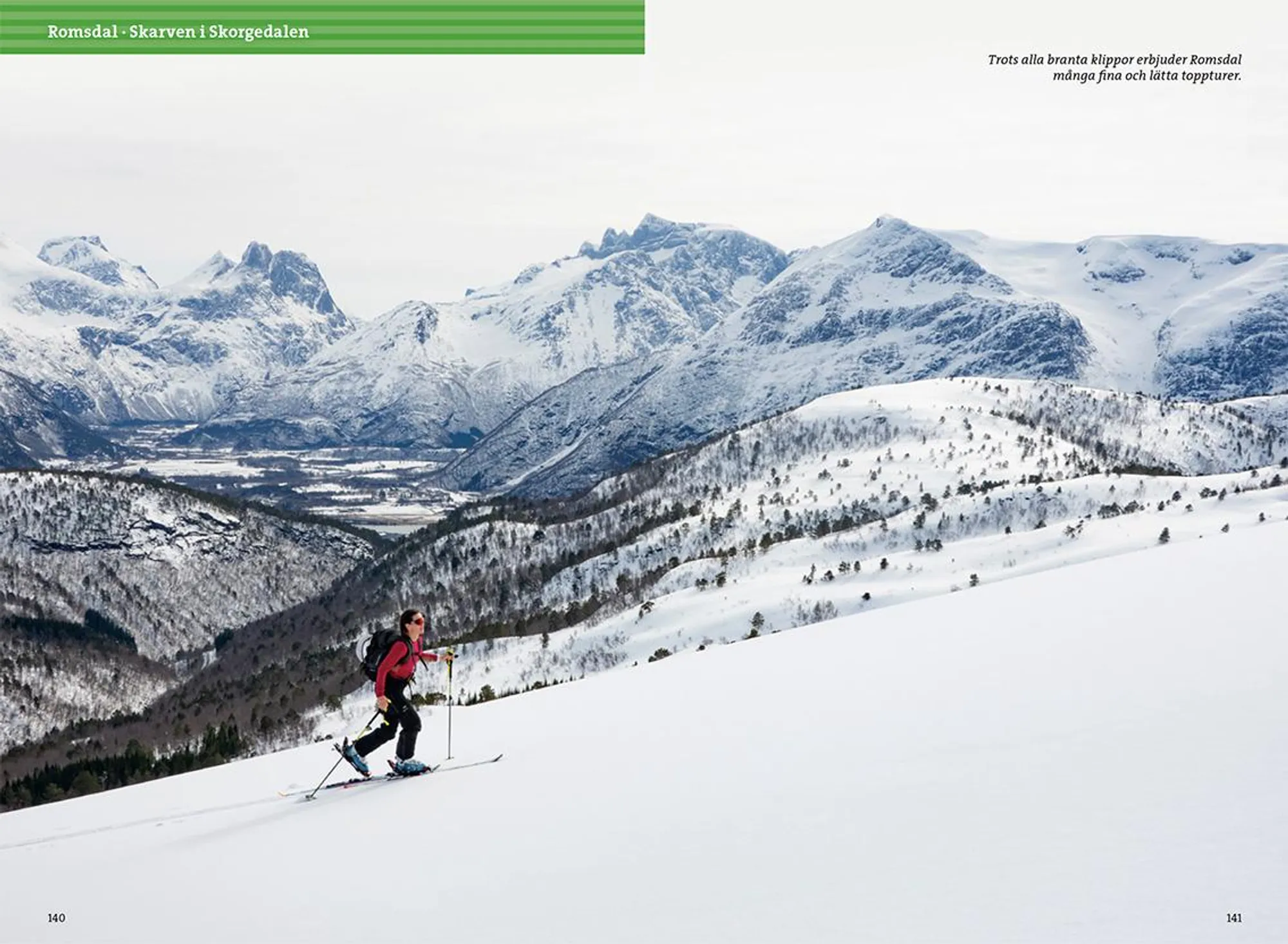 Oppslag fra Toppturer i Norge med turbeskrivelser, kart og fotografier