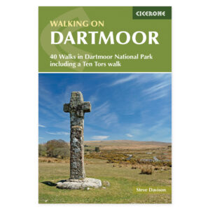Forside av Walking on Dartmoor