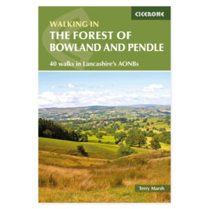 Forside av Walking in the Forest of Bowland and Pendle